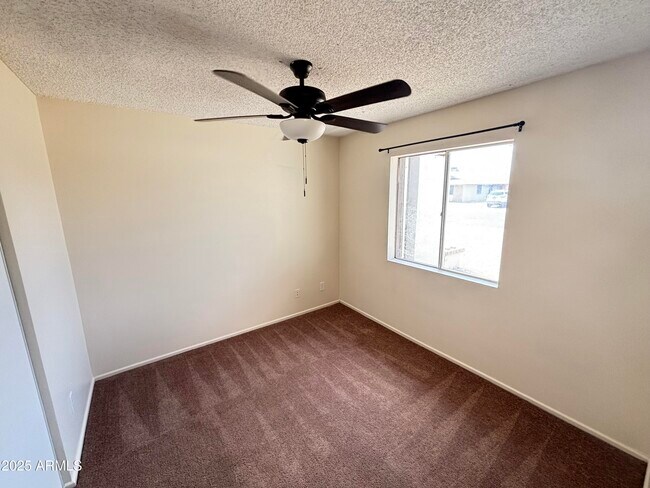 Building Photo - 7320 W Rose Ln