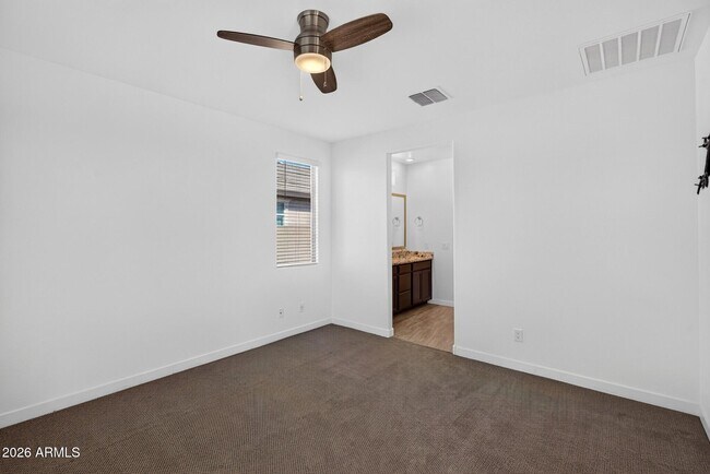 Building Photo - 261 Pinnacle Ridge Dr