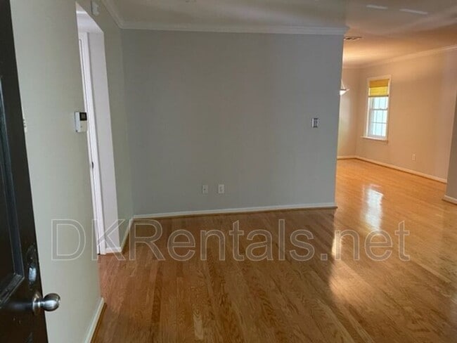 Building Photo - 1445 Monroe Dr NE