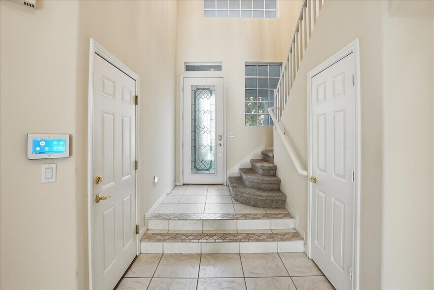 Building Photo - 1339 Echo Creek St