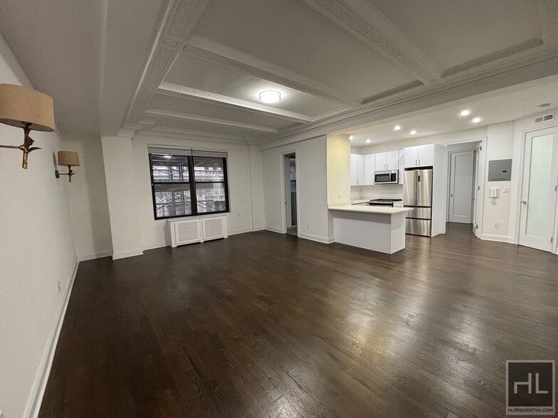 Primary Photo - WEST 58 STREET