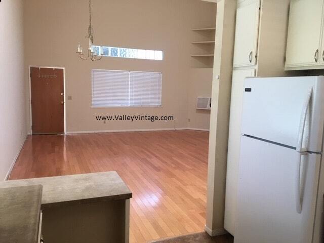 Building Photo - 11508 Moorpark St