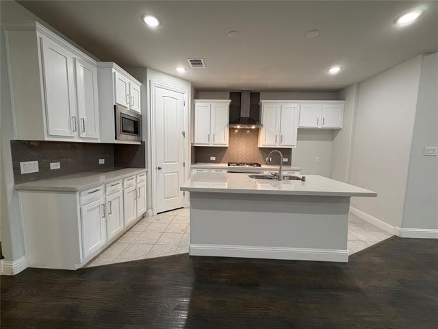 Building Photo - 4721 Cash Dr