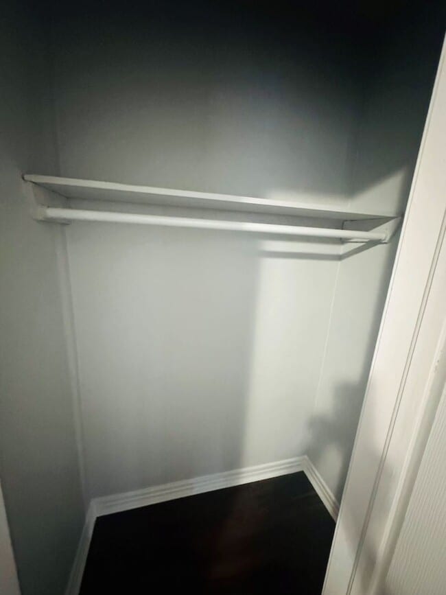 Building Photo - **Move in ready 3/1 Single Family home 32254