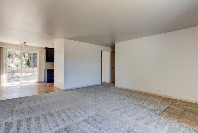 Building Photo - Single Level Pet Friendly Home near Ft. Nu...