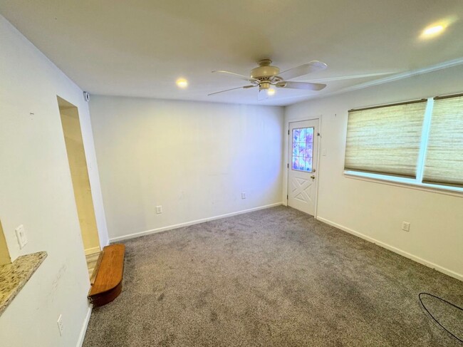 Building Photo - 3BR/1BA Beautiful Port Richmond Home with ...