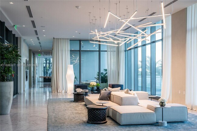 Building Photo - 3131 NE 7th Ave