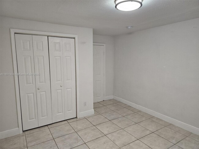 Building Photo - 651 SW 66th Ave