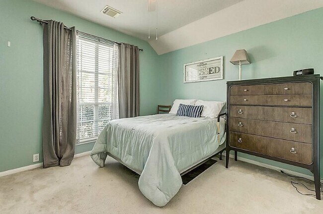 Building Photo - 2617 Sunday House Dr