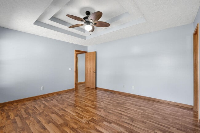 Building Photo - 303 S Suburban Ave