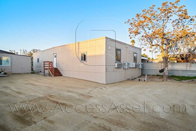 Building Photo - Cozy Studio With 1 Bath In A four-plex In Perris!