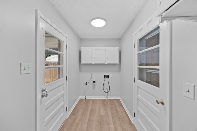Building Photo - 69 Ridgeview Dr