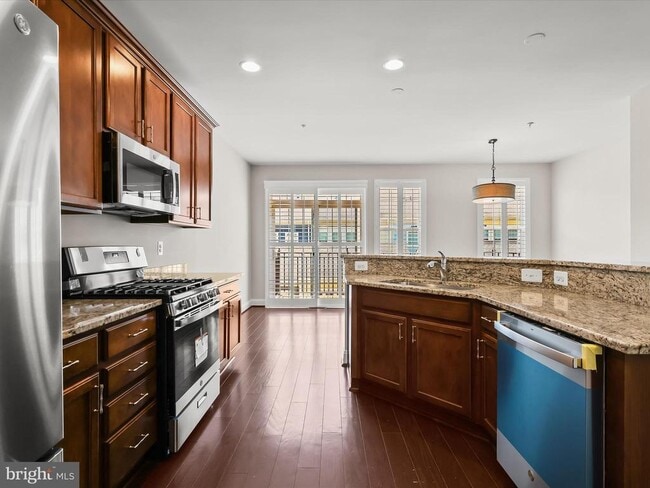 Building Photo - 5803 Lois Ln