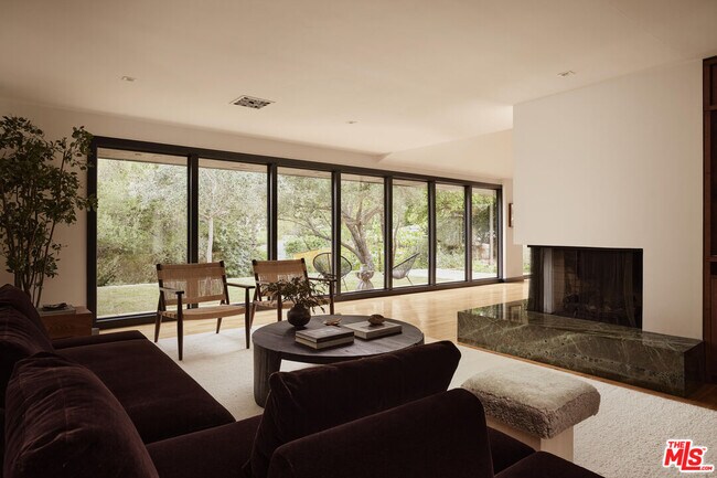 Building Photo - 775 San Rafael Terrace