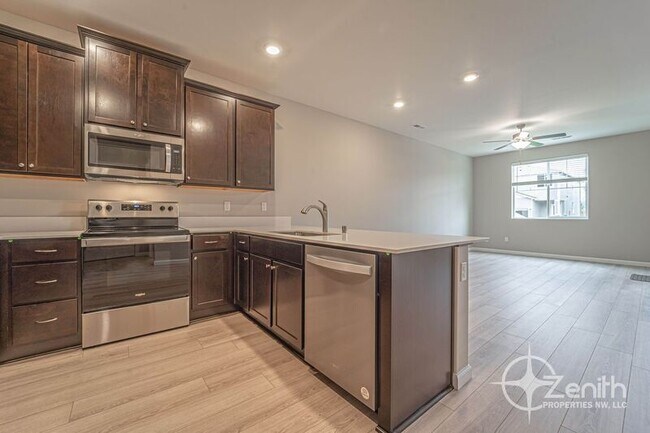 Building Photo - 7020 NE 156th Pl