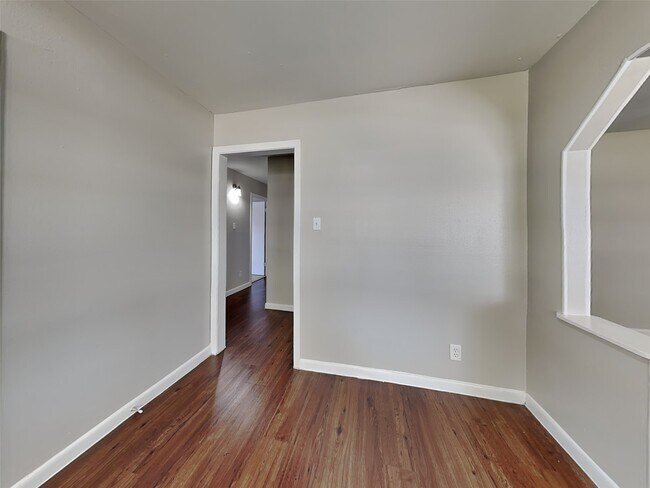 Building Photo - 3808 Washington St