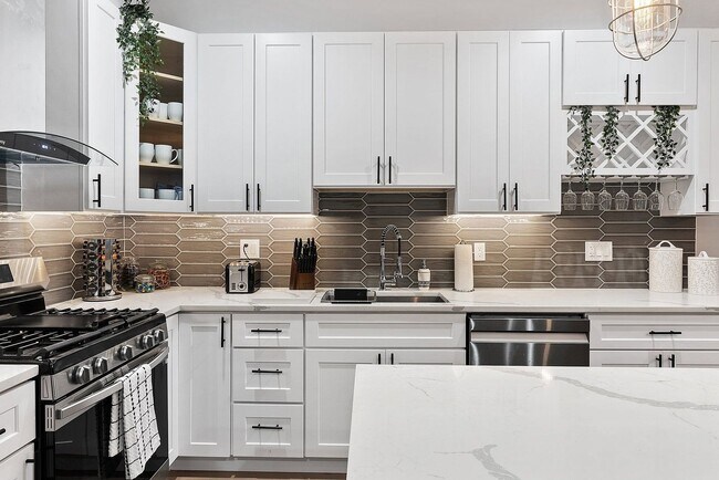 Building Photo - 1611 N 27th St