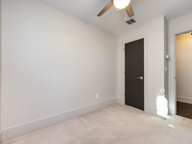 Building Photo - 237 Domain Way