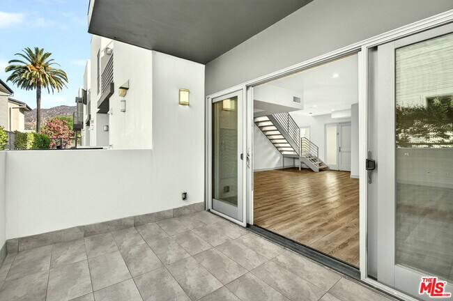Building Photo - 440 Palm Dr