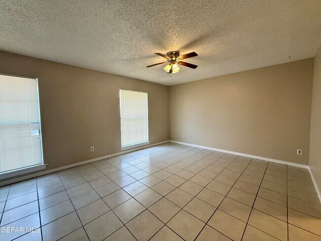 Building Photo - 7113 El Cajon Dr