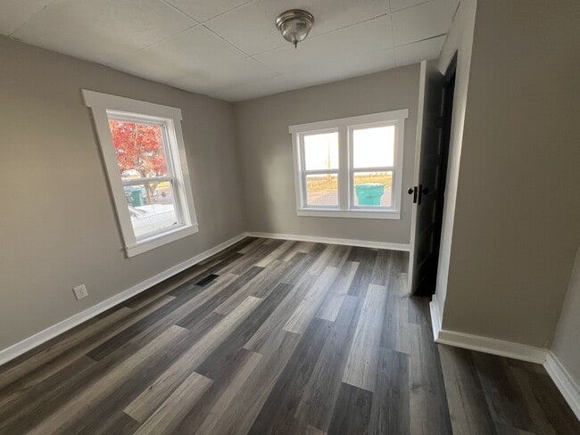 Building Photo - 31 Crockett St