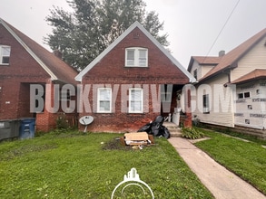 Building Photo - 2607 Chestnut St