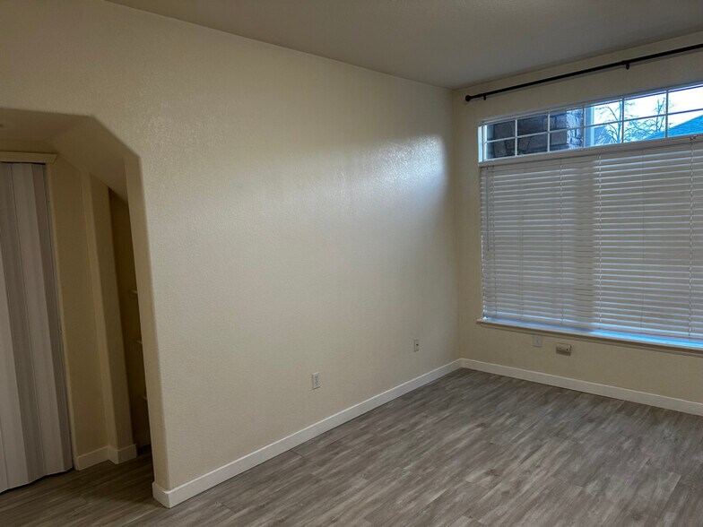 Building Photo - 1509 S Florence Ct