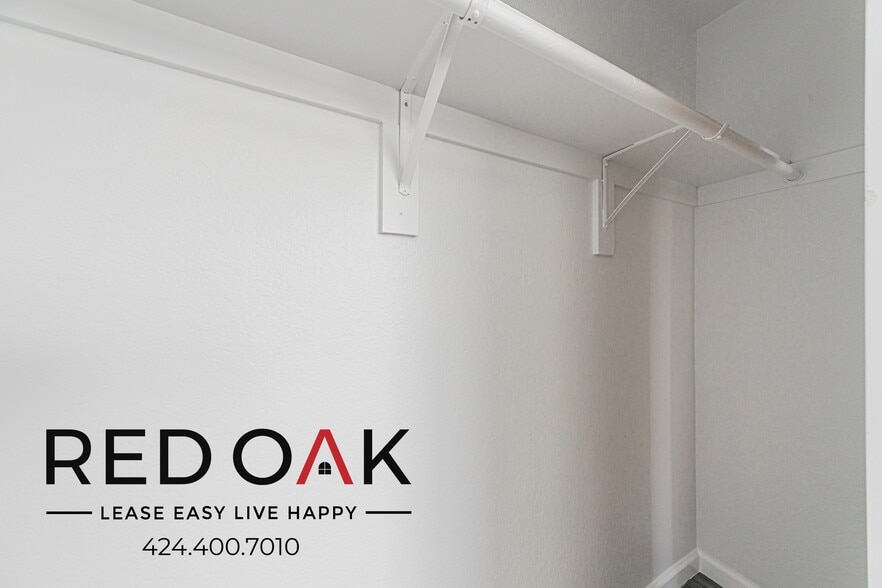 Building Photo - 4551 W 159th St