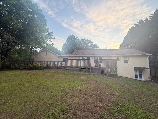 Building Photo - 981 Woodward Park Dr