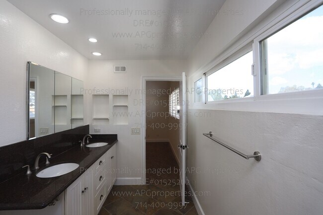 Building Photo - 25502 McIntyre St