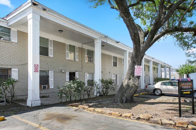 Building Photo - Casa Grande Apartments