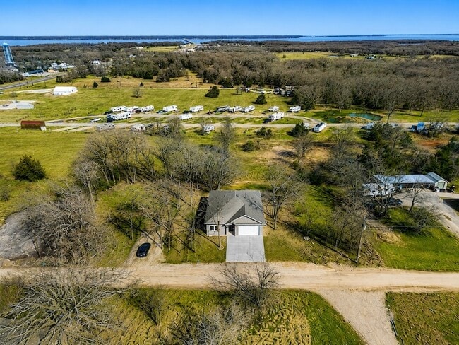 Building Photo - 202 Dover Dr
