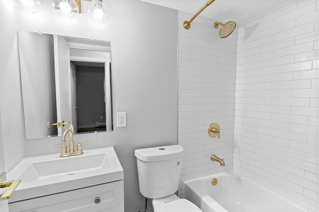 Upgraded Bathrooms - The Courtyard of Oakley