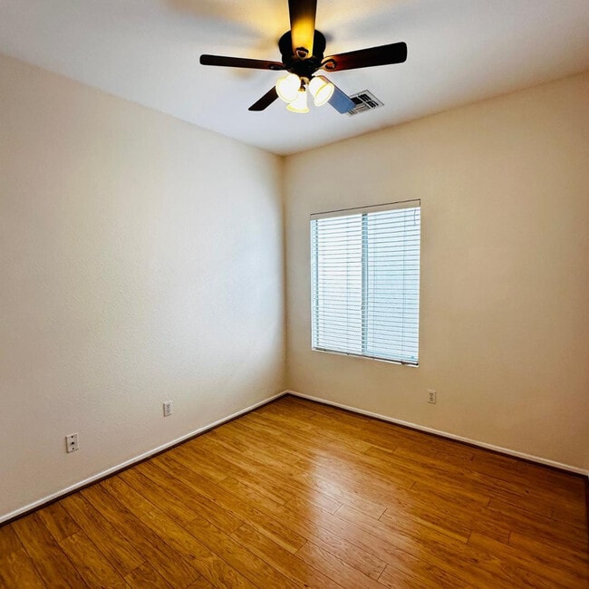 Building Photo - 949 S Racine Ln