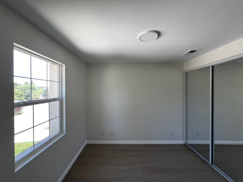 Building Photo - 12124 Scenic View Terrace