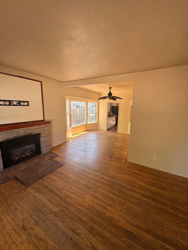 Building Photo - Spacious 5 Bed 2 Bath House near Cal Poly