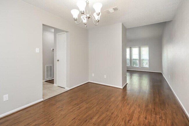 Building Photo - 2435 Country Pl Dr