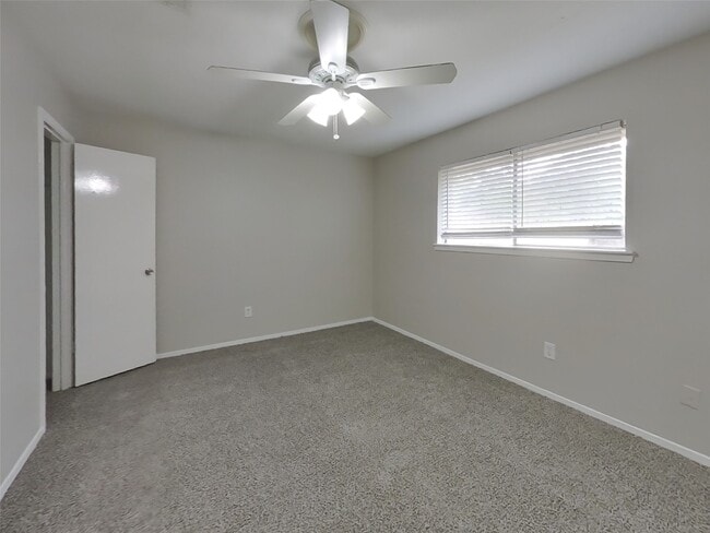 Building Photo - 23110 Newgate Dr