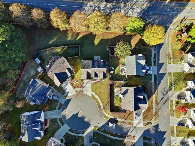 Building Photo - 5670 Winter Bluff Way NE