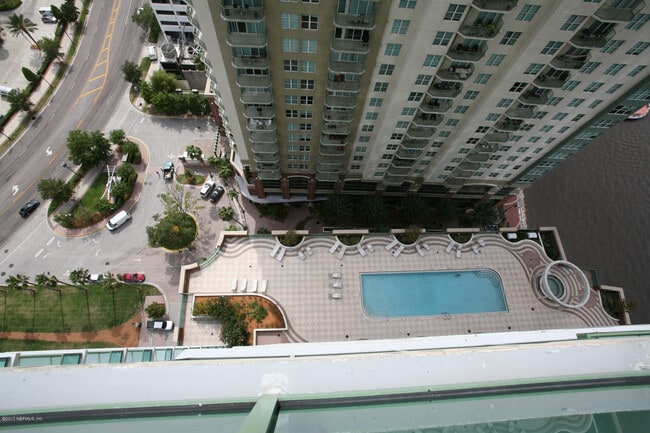 Building Photo - 1431 Riverplace Blvd