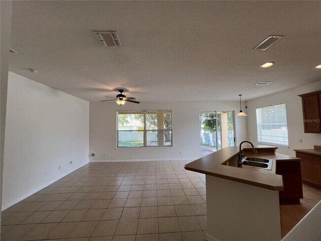 Building Photo - 554 Hiawatha Palm Pl
