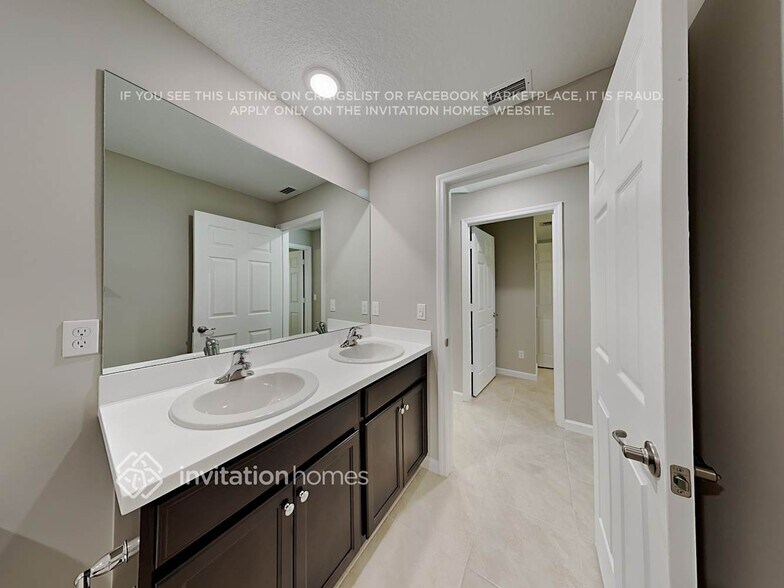 Building Photo - 4317 SW Masefield St