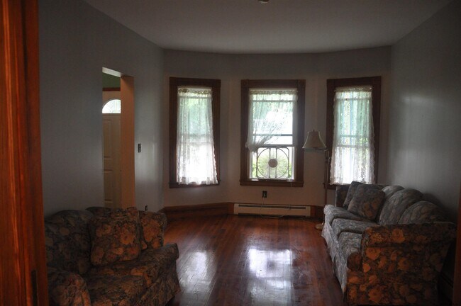 Building Photo - 23 S Main St