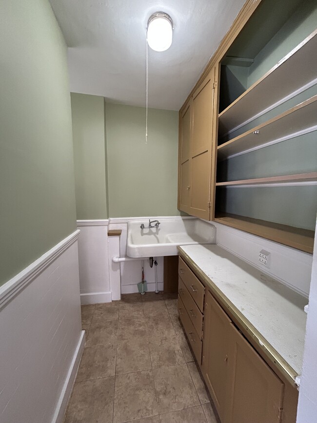 Building Photo - 7 Ureco Terrace