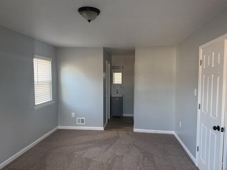 Building Photo - 5303 Stockton Ct