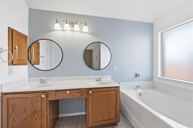 Building Photo - 421 Kingfisher Ln