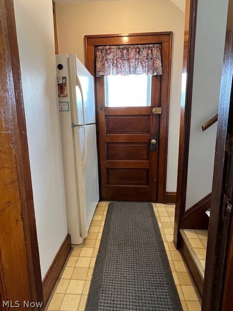 Building Photo - 2198 Chesterland Ave