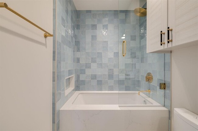 Building Photo - 1303 N Dewey Ave