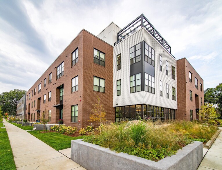 Primary Photo - Renaissance Lofts