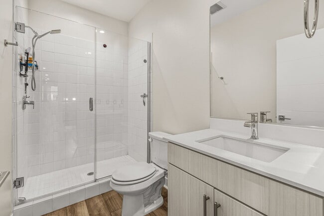 Building Photo - 7631 University Ave